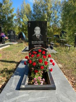 Аллея Славы на Архангельском кладбище в Заволжском районе Ульяновска